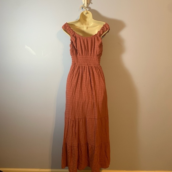 Une Ame babydoll maxi dress smocked waist off the shoulder cap sleeve smocked - Picture 2 of 6
